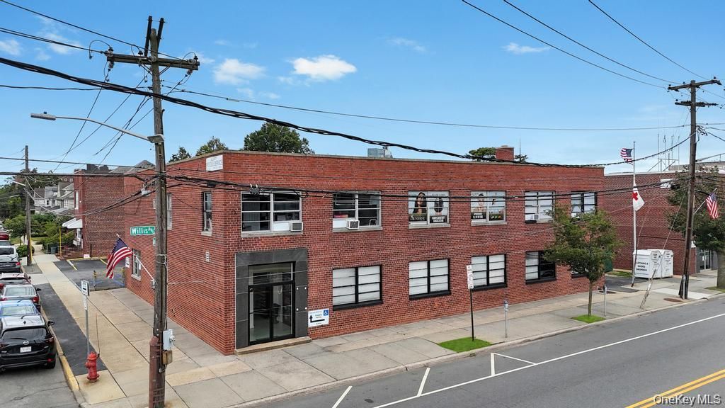 185 Willis Avenue 1, Mineola, NY 11501