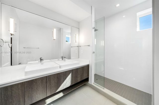 455 NE 39th St 202, Miami, FL 33137