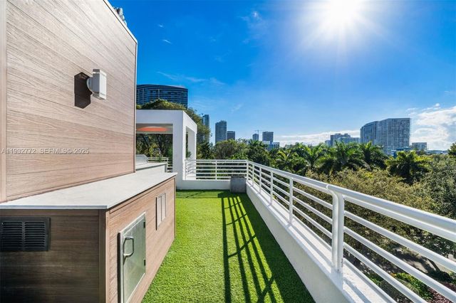 455 NE 39th St 202, Miami, FL 33137