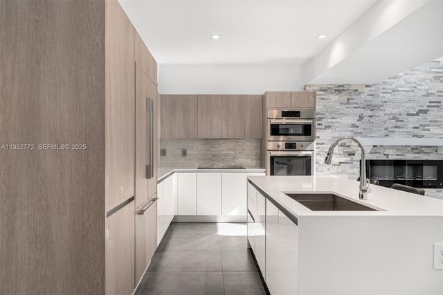 455 NE 39th St 202, Miami, FL 33137