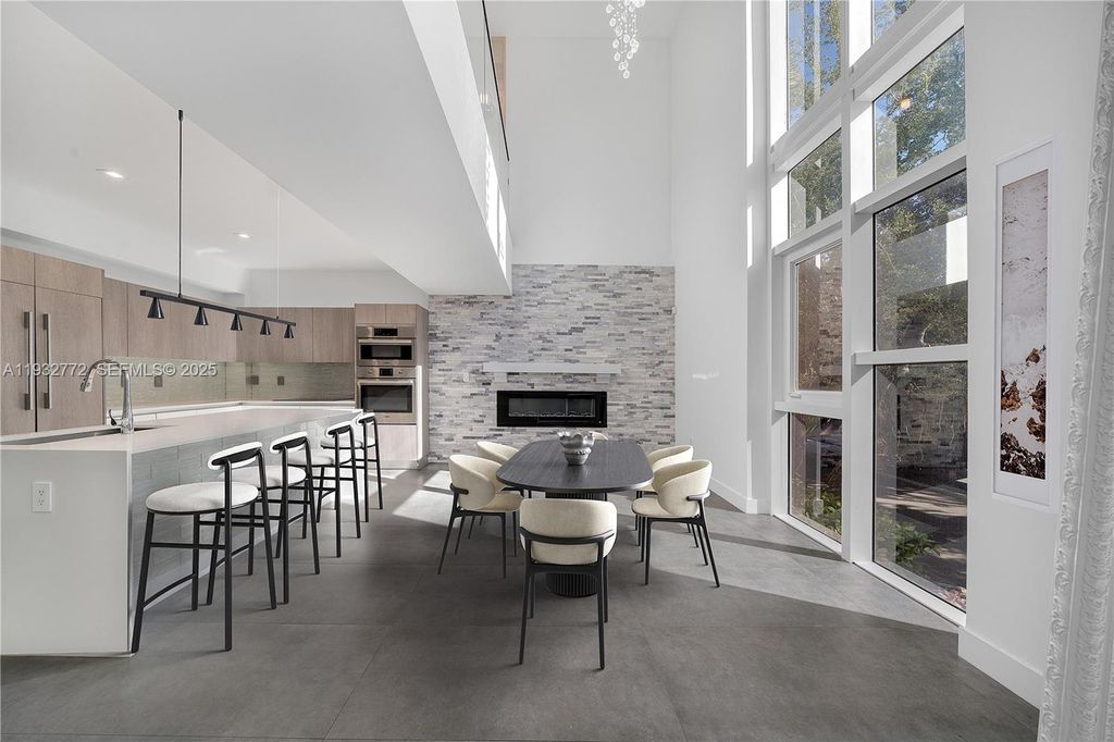 455 NE 39th St 202, Miami, FL 33137