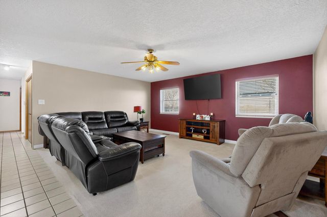 204 Wyoming Autumn Road NE, Rio Rancho, NM 87124