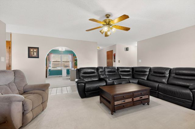 204 Wyoming Autumn Road NE, Rio Rancho, NM 87124
