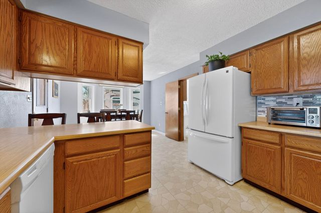 204 Wyoming Autumn Road NE, Rio Rancho, NM 87124