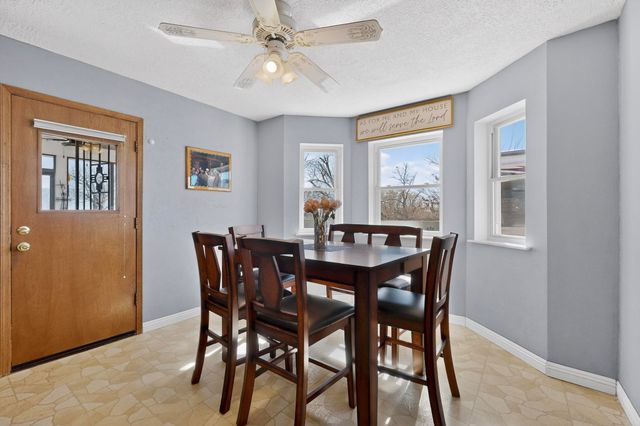 204 Wyoming Autumn Road NE, Rio Rancho, NM 87124