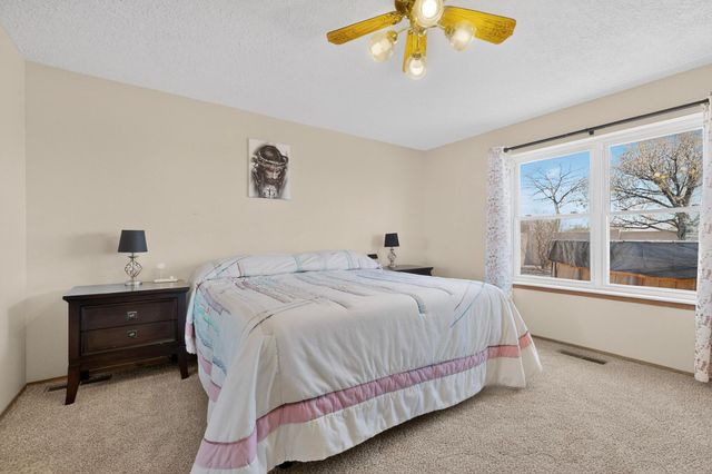 204 Wyoming Autumn Road NE, Rio Rancho, NM 87124