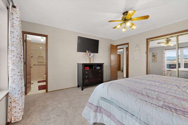 204 Wyoming Autumn Road NE, Rio Rancho, NM 87124