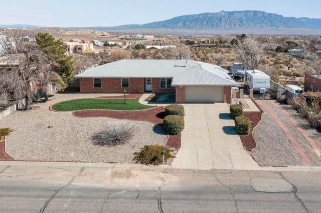 204 Wyoming Autumn Road NE, Rio Rancho, NM 87124
