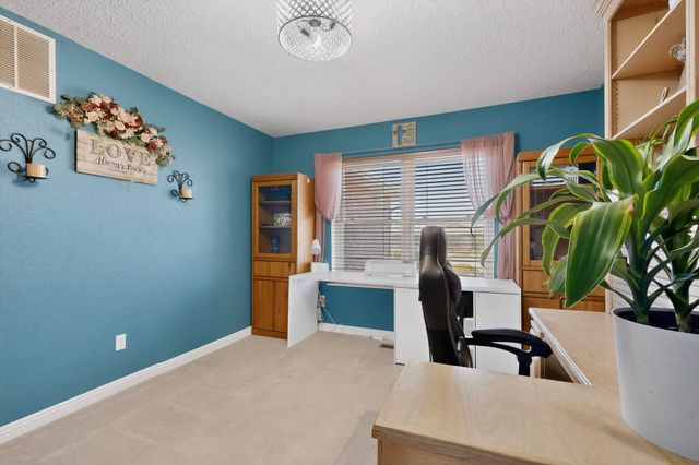 204 Wyoming Autumn Road NE, Rio Rancho, NM 87124