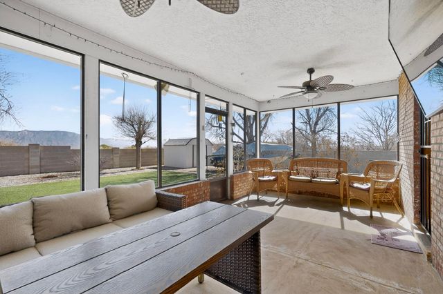 204 Wyoming Autumn Road NE, Rio Rancho, NM 87124