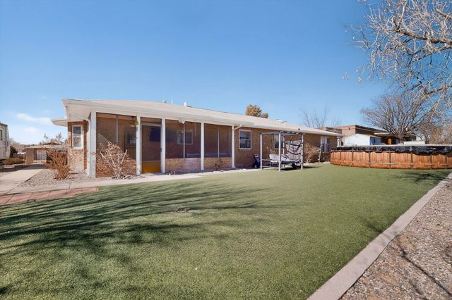 204 Wyoming Autumn Road NE, Rio Rancho, NM 87124