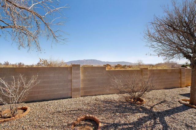 204 Wyoming Autumn Road NE, Rio Rancho, NM 87124