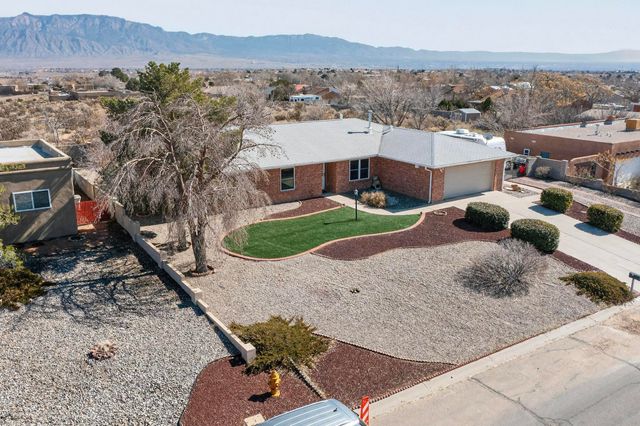 204 Wyoming Autumn Road NE, Rio Rancho, NM 87124