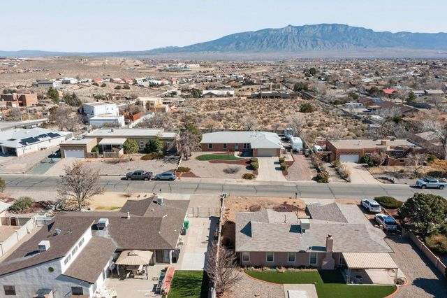 204 Wyoming Autumn Road NE, Rio Rancho, NM 87124