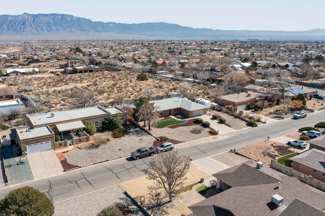 204 Wyoming Autumn Road NE, Rio Rancho, NM 87124