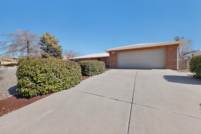 204 Wyoming Autumn Road NE, Rio Rancho, NM 87124