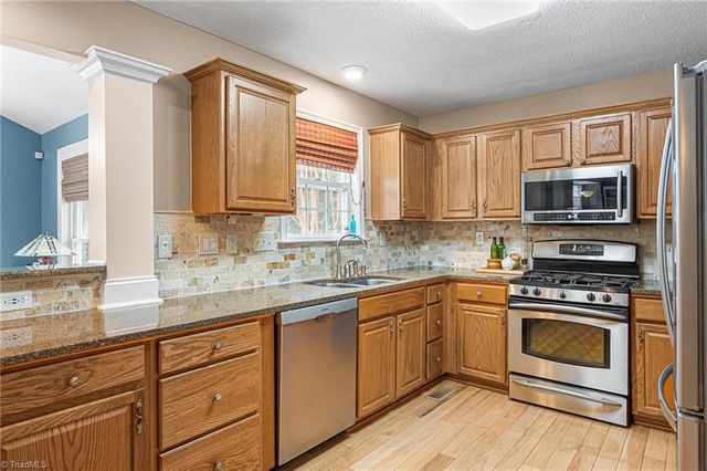 1125 Birch Hill Drive, Kernersville, NC 27284