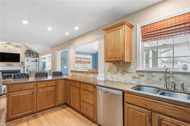 1125 Birch Hill Drive, Kernersville, NC 27284