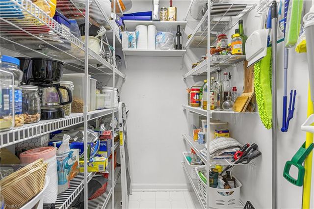 1125 Birch Hill Drive, Kernersville, NC 27284