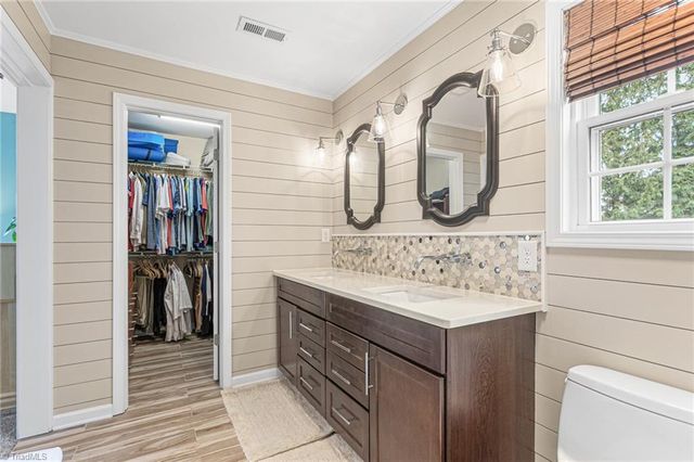 1125 Birch Hill Drive, Kernersville, NC 27284