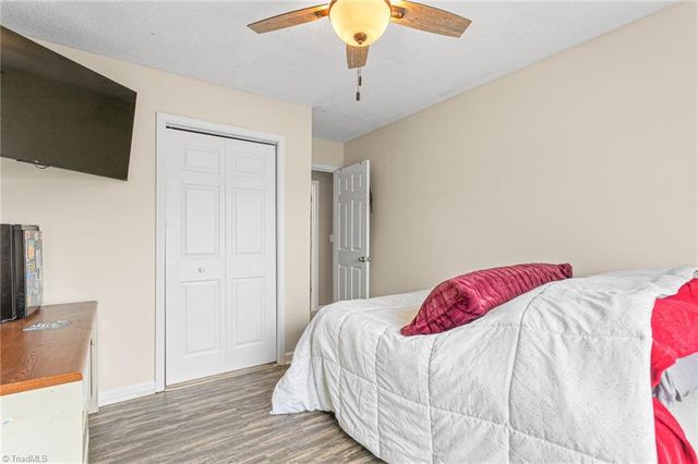 1125 Birch Hill Drive, Kernersville, NC 27284