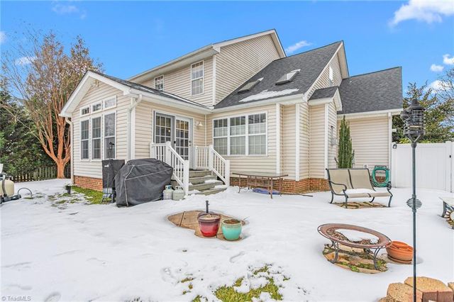 1125 Birch Hill Drive, Kernersville, NC 27284