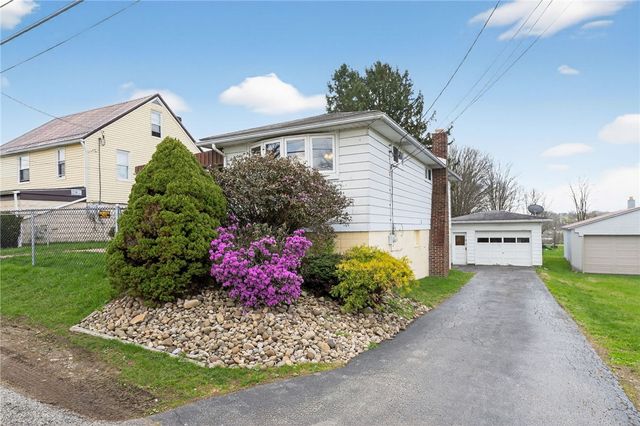 422 Buckeye St, Hempfield Twp, PA 15601