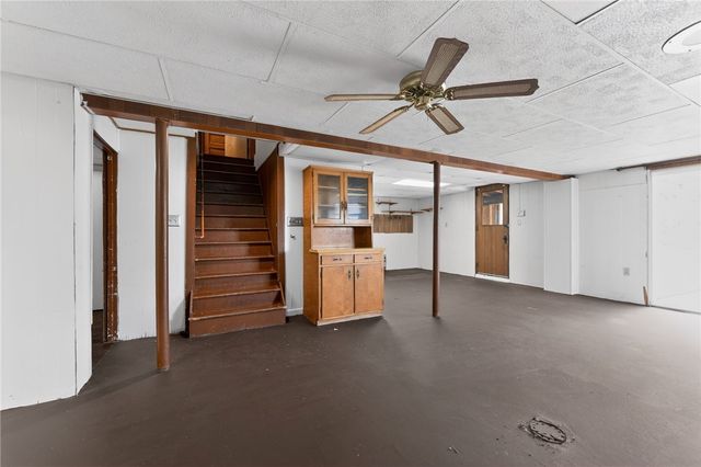 422 Buckeye St, Hempfield Twp, PA 15601