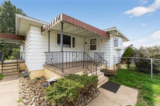 422 Buckeye St, Hempfield Twp, PA 15601