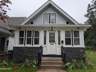 236 Dexter Street, Toledo, OH 43608