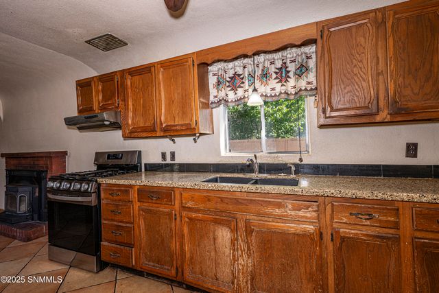 904 3rd Street, Tularosa, NM 88352