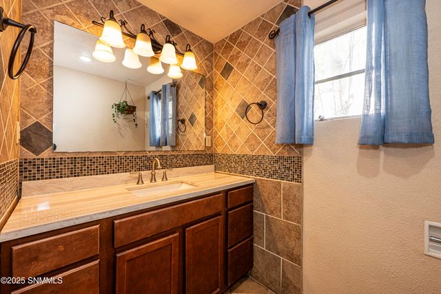 904 3rd Street, Tularosa, NM 88352