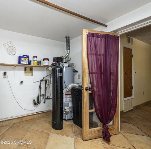 904 3rd Street, Tularosa, NM 88352