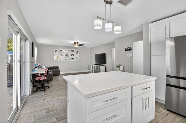 1245 NW 125th Ter, Sunrise, FL 33323