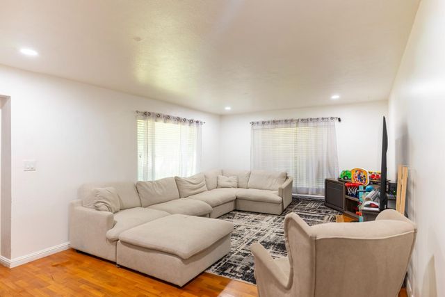 4036 E Gettysburg Avenue, Fresno, CA 93726