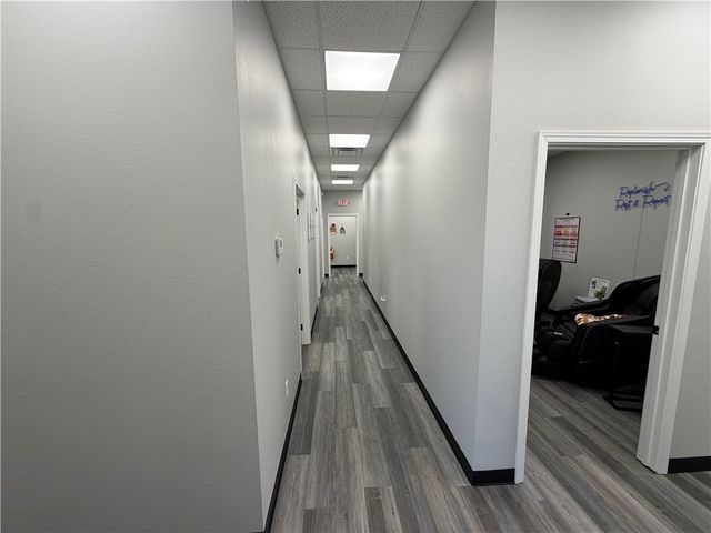 2502 SW 14th Street Suite 8, Bentonville, AR 72712