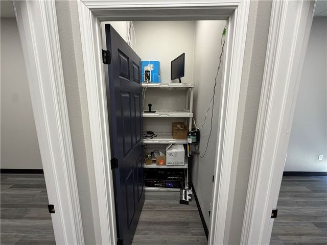 2502 SW 14th Street Suite 8, Bentonville, AR 72712