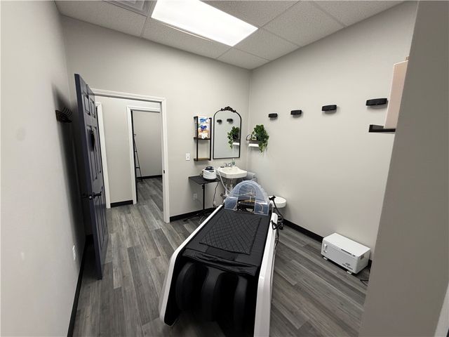 2502 SW 14th Street Suite 8, Bentonville, AR 72712