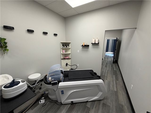 2502 SW 14th Street Suite 8, Bentonville, AR 72712