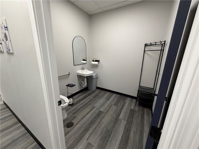 2502 SW 14th Street Suite 8, Bentonville, AR 72712