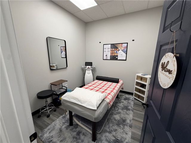 2502 SW 14th Street Suite 8, Bentonville, AR 72712