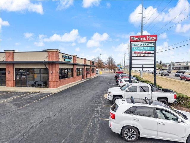 2502 SW 14th Street Suite 8, Bentonville, AR 72712