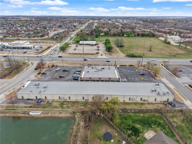 2502 SW 14th Street Suite 8, Bentonville, AR 72712