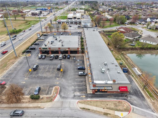 2502 SW 14th Street Suite 8, Bentonville, AR 72712