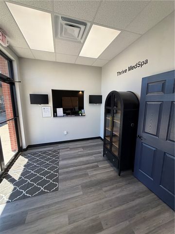 2502 SW 14th Street Suite 8, Bentonville, AR 72712