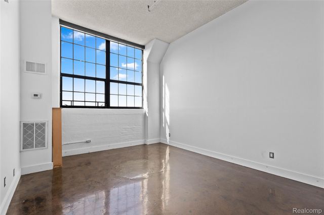 6533 E Jefferson Avenue 604RT, Detroit, MI 48207