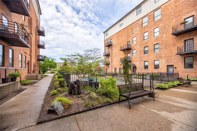 6533 E Jefferson Avenue 604RT, Detroit, MI 48207