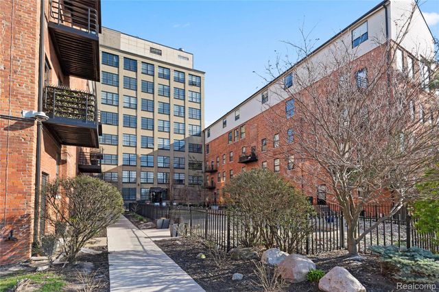 6533 E Jefferson Avenue 604RT, Detroit, MI 48207