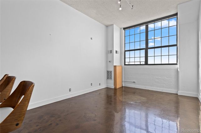 6533 E Jefferson Avenue 604RT, Detroit, MI 48207