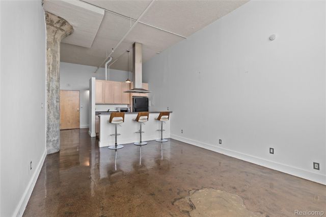 6533 E Jefferson Avenue 604RT, Detroit, MI 48207